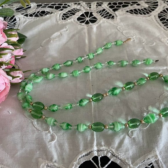 Vintage Emerald Green Venetian Glass Necklace, 1960s Murano Beads - Picture 5 of 8